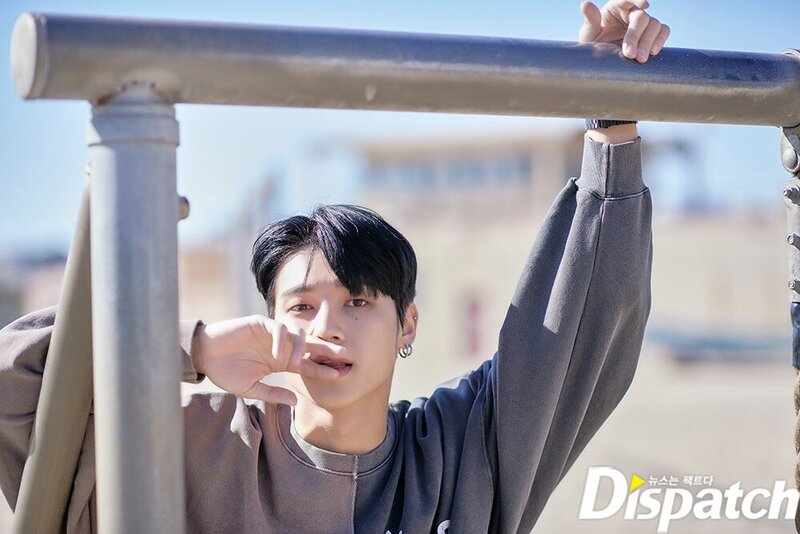 March 4, 2022 WOOYOUNG- 'ATEEZ IN LA' Photoshoot by DISPATCH documents 4