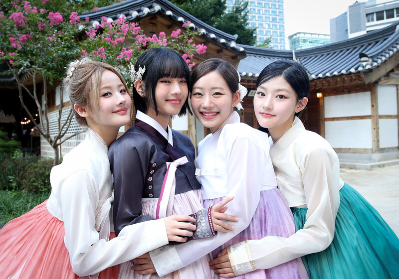 KISS OF LIFE - 2024 Hanbok Interview Photos by News1 documents 4