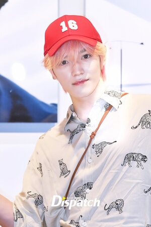 220412 TAEYONG- DISPATCH 'DEFESTA' VIP Preview Event