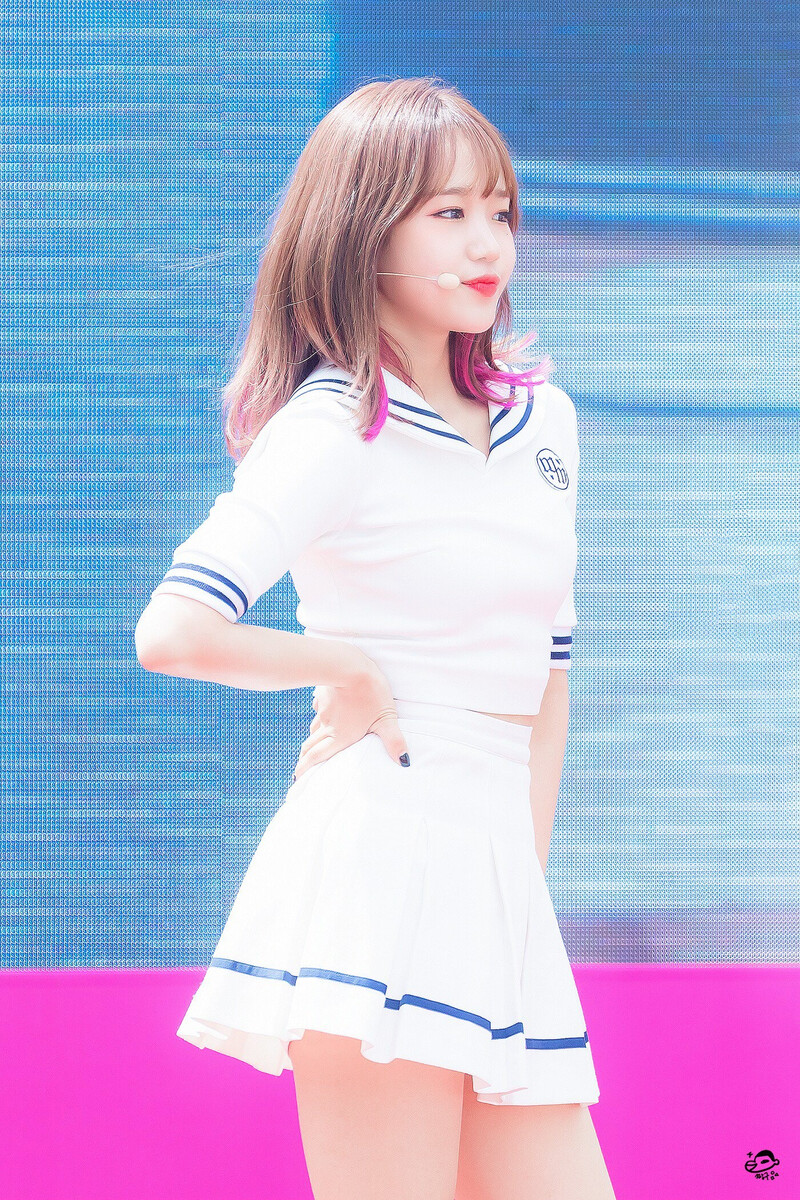 190525 Weki Meki Yoojung at Youth Culture Concert documents 1