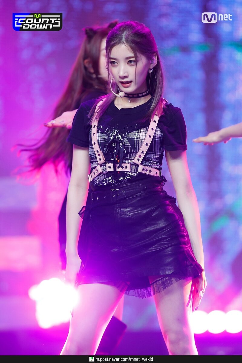 210909 PURPLE KISS - "Zombie" at MCOUNTDOWN documents 9