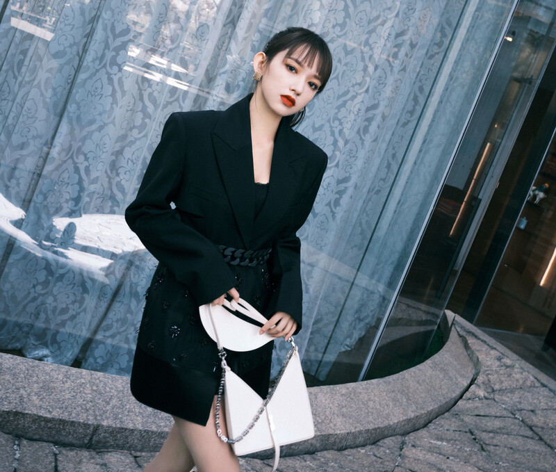 211119 Cheng Xiao Weibo Studio - Givenchy Brand Event documents 12