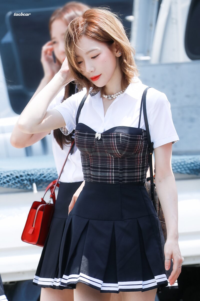 220728 SNSD Taeyeon - 'Knowing Bros' Filming documents 8