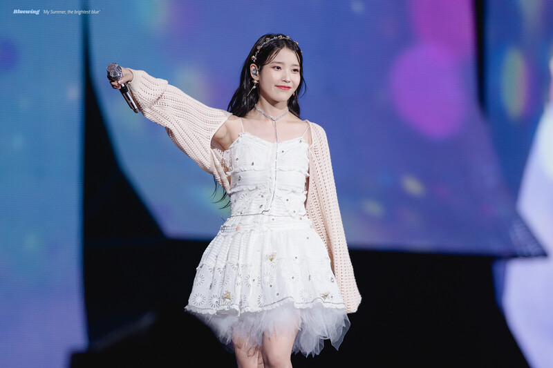 220917 IU - 'The Golden Hour' Concert documents 23