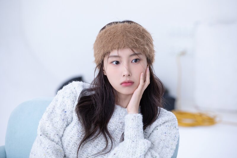 221126 8D Naver Post - Kang Hyewon - Marie Claire Behind documents 13