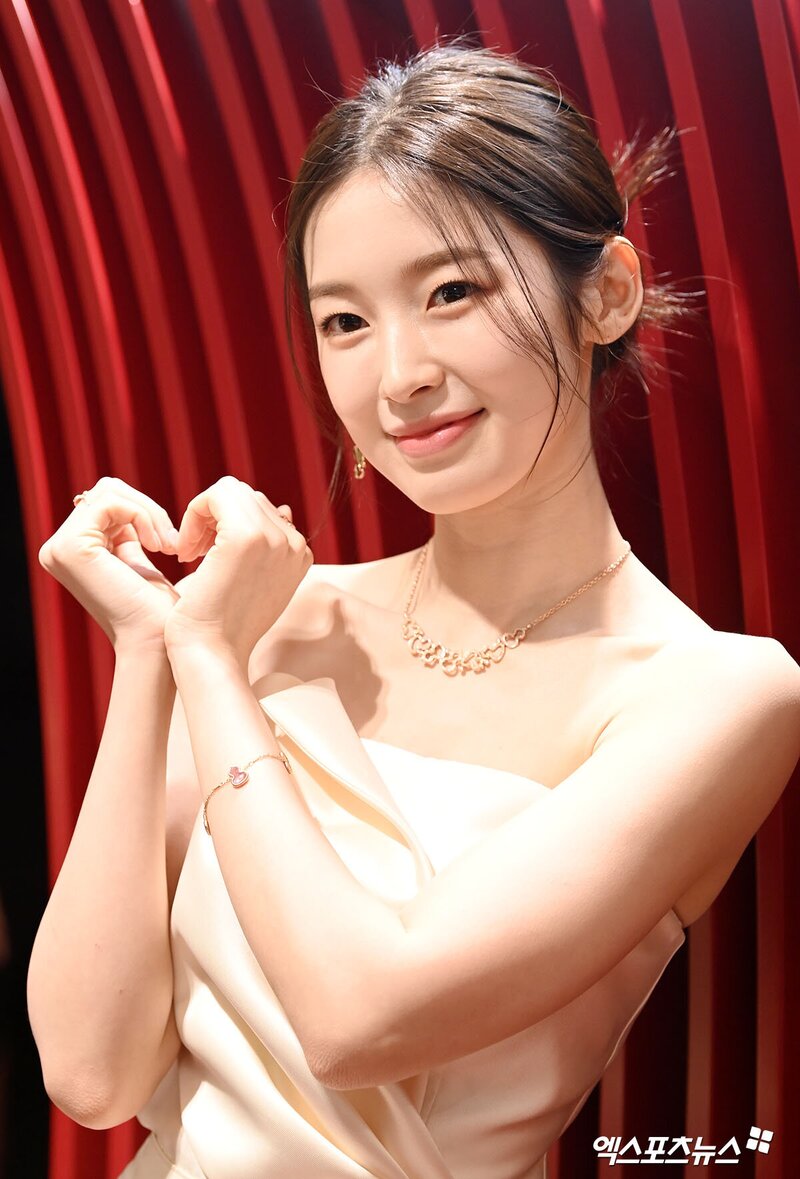 230216 OH MY GIRL Arin - QEELIN Jewellery Pop-Up Store Opening in Seoul documents 17