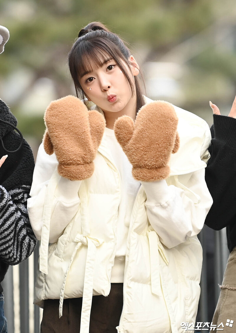 240202 NMIXX Jiwoo - Music Bank Commute documents 1