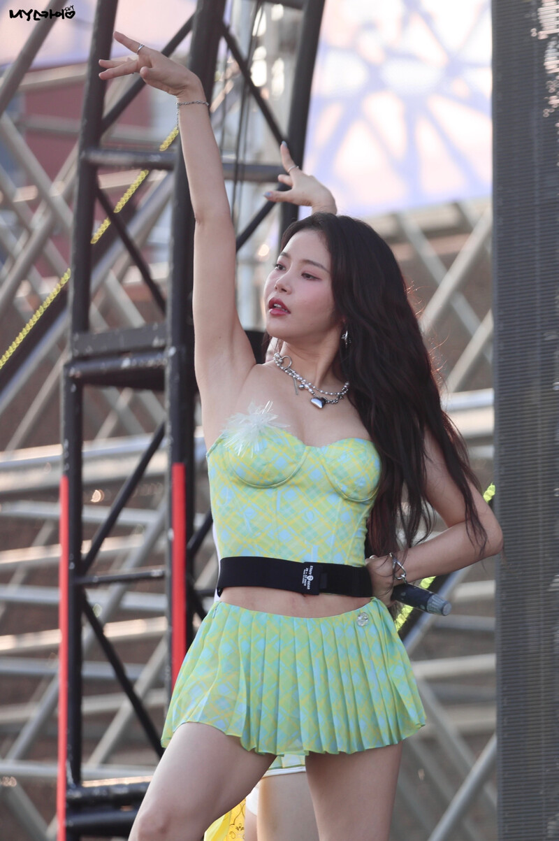 240831 SOLAR at Waterbomb in Yeosu documents 5