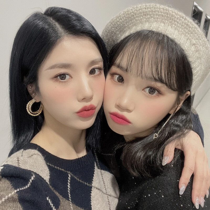 210223 IZ*ONE Twitter Updat e- Eunbi  & Chaewon documents 1