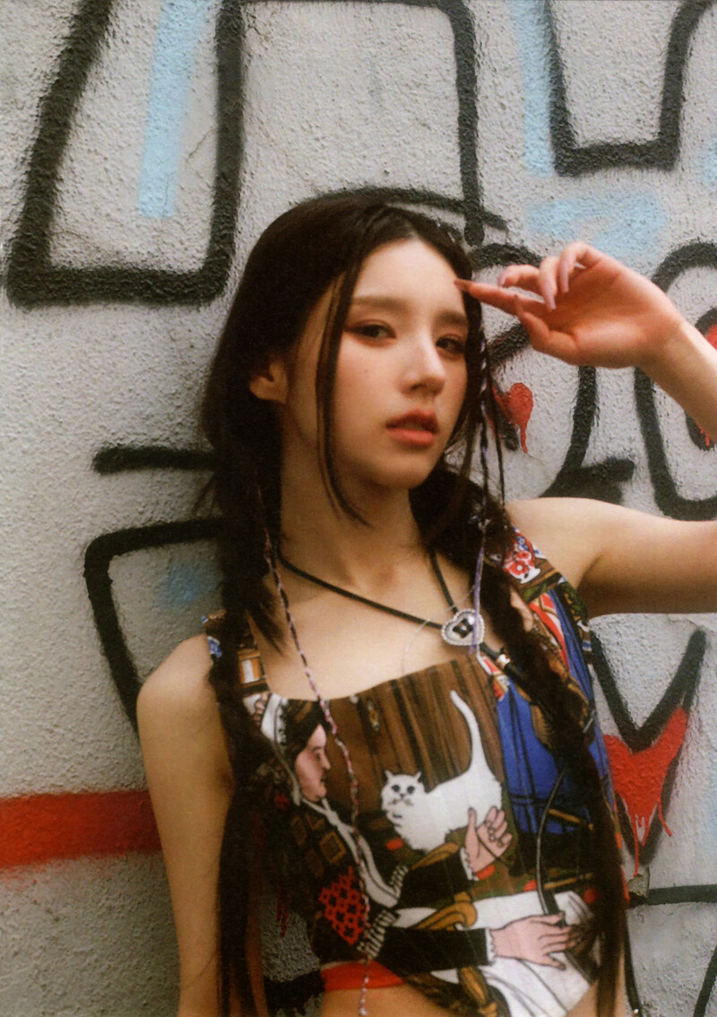 HEEJIN -  1st Mini Album "K" (B Ver.) [SCANS] documents 5