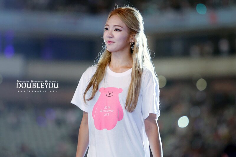 140815 Girls' Generation Hyoyeon at SMTOWN in Seoul documents 6