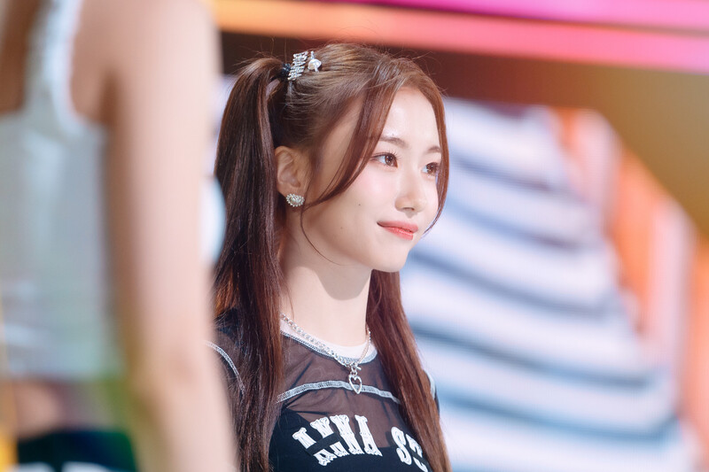 220703 Kep1er Youngeun 'Up!' at Inkigayo documents 22