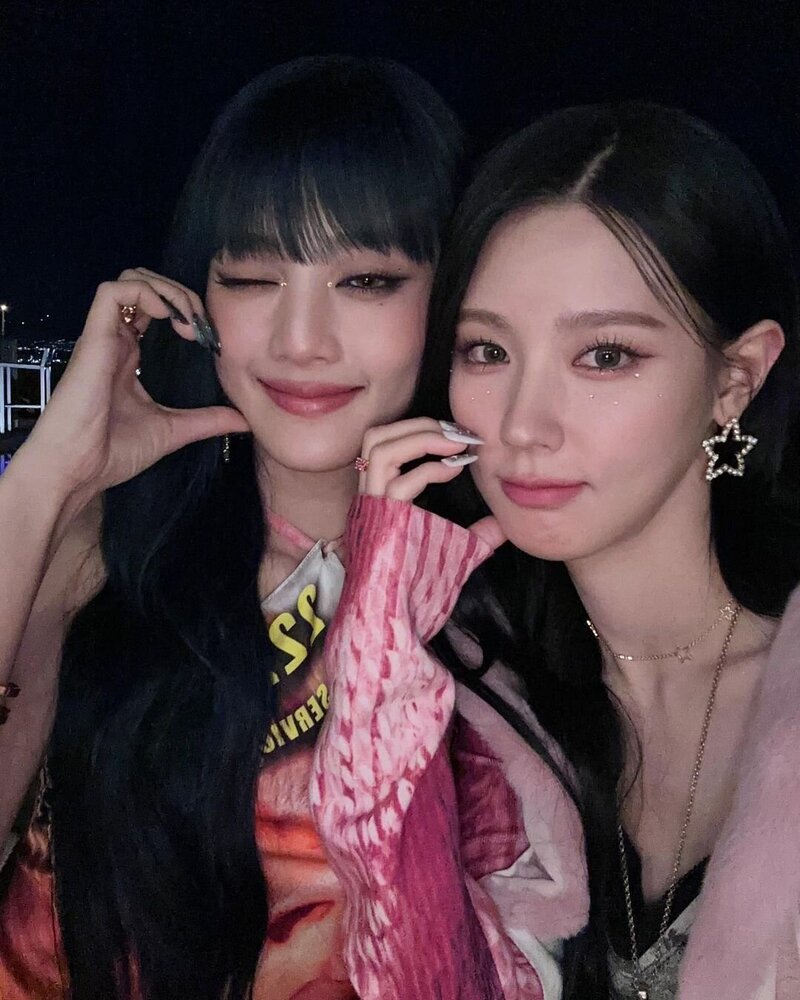 230515 (G)I-DLE Minnie Instagram Update with Miyeon | kpopping