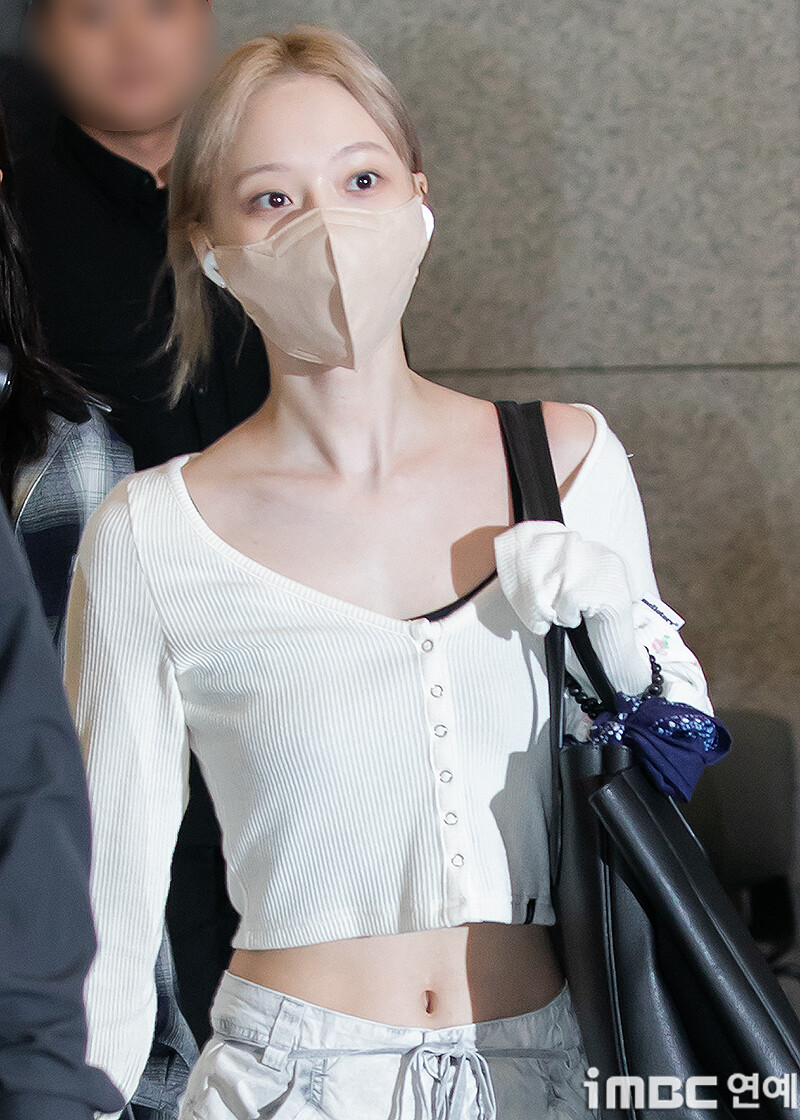 240801 aespa Winter at Incheon International Airport documents 1