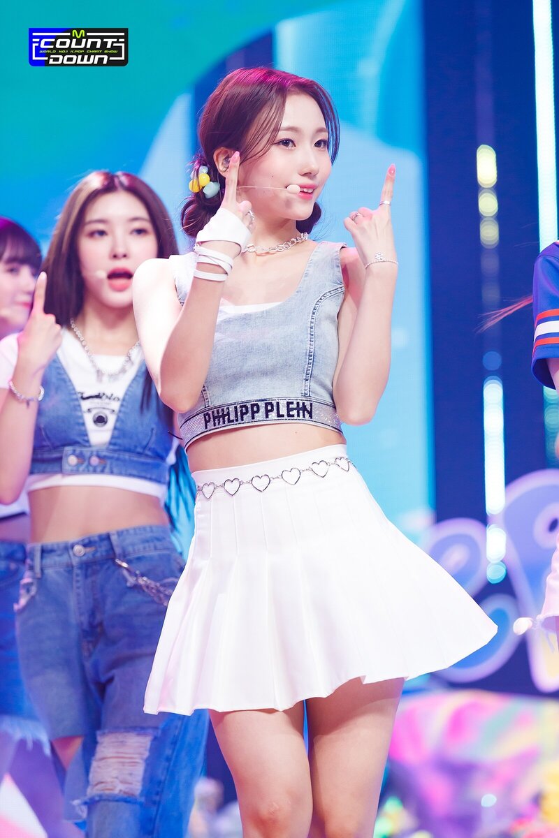 220623 Kep1er - 'UP!' at M Countdown documents 7