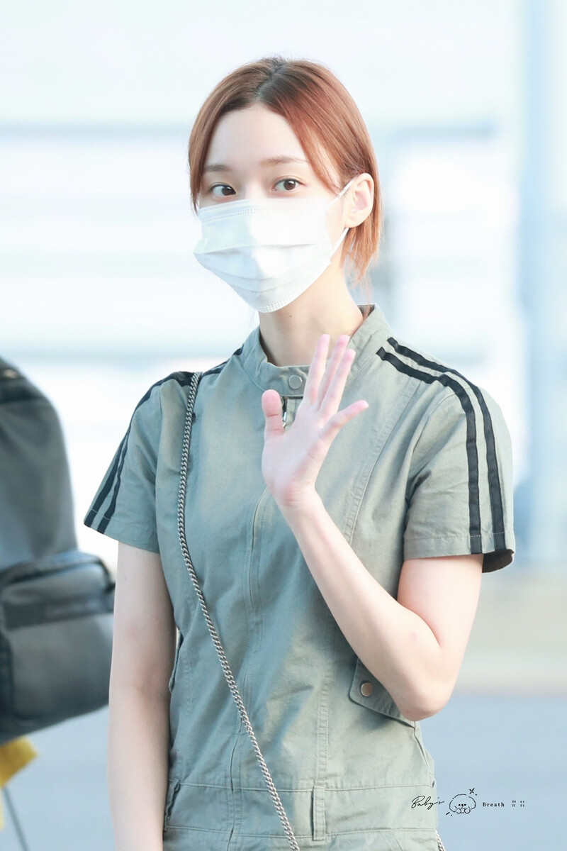 230728 aespa Winter at Incheon International Airport documents 7