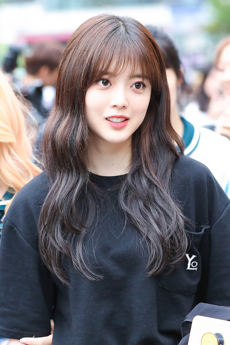 190614 Weki Meki Suyeon at Music Bank documents 2