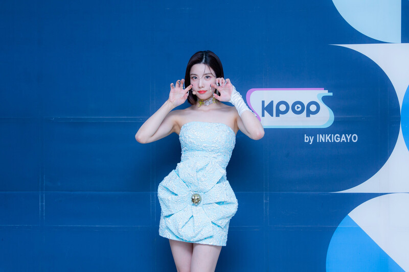 220417 SBS Twitter Update - Kwon Eunbi at Inkigayo Photowall documents 2