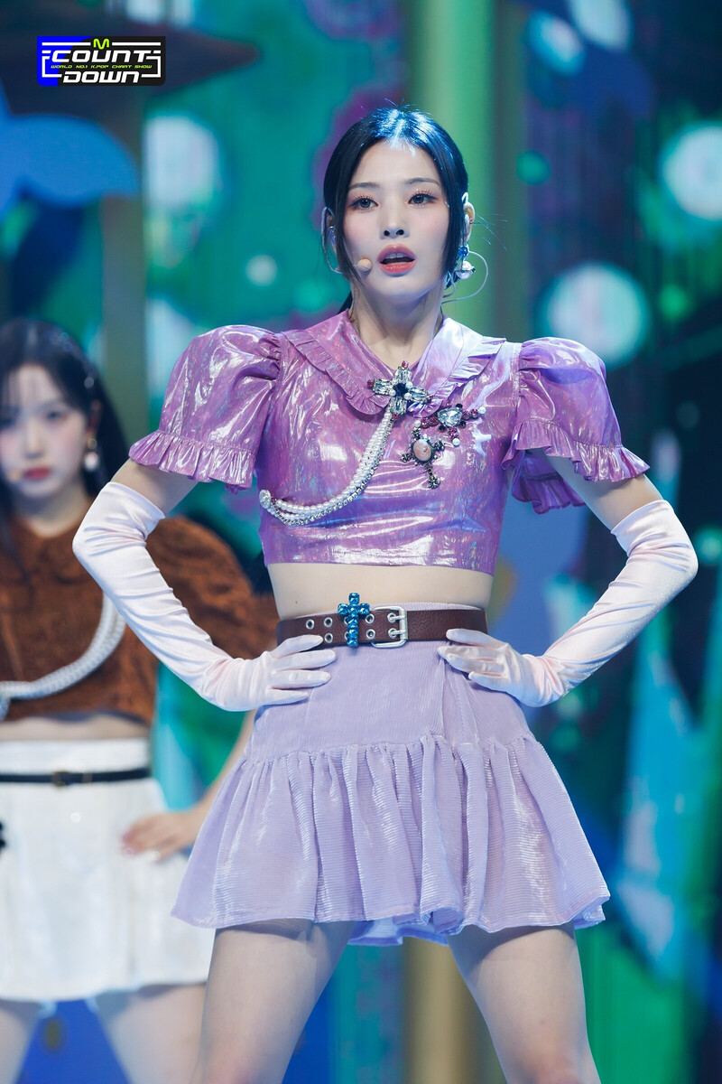 220922 NMIXX Lily - 'DICE' & 'COOL (Your rainbow)' at M COUNTDOWN documents 7