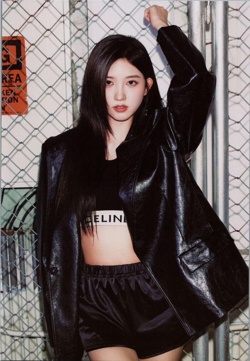 IVE - Mini Album 'I'VE MINE' (Scans) documents 8