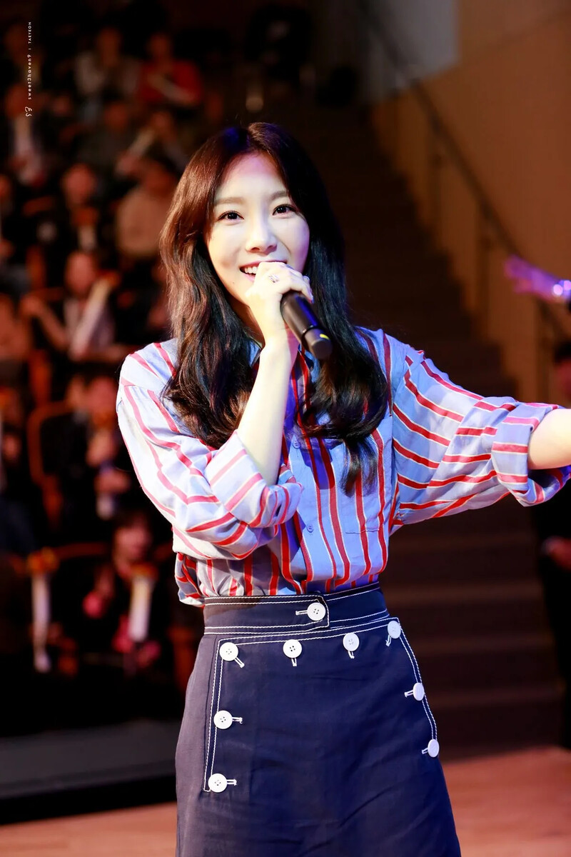 Taeyeon1051.jpg