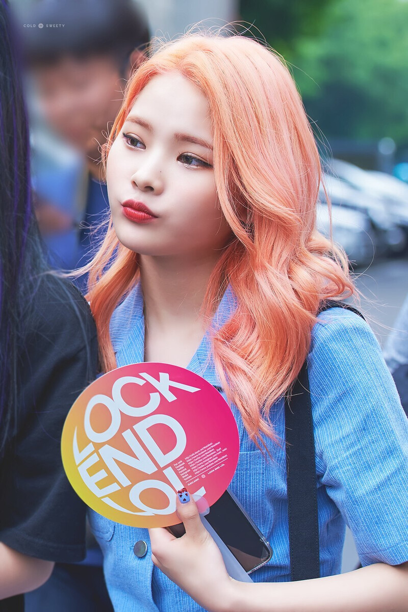 190517 Weki Meki Rina at Music Bank documents 1