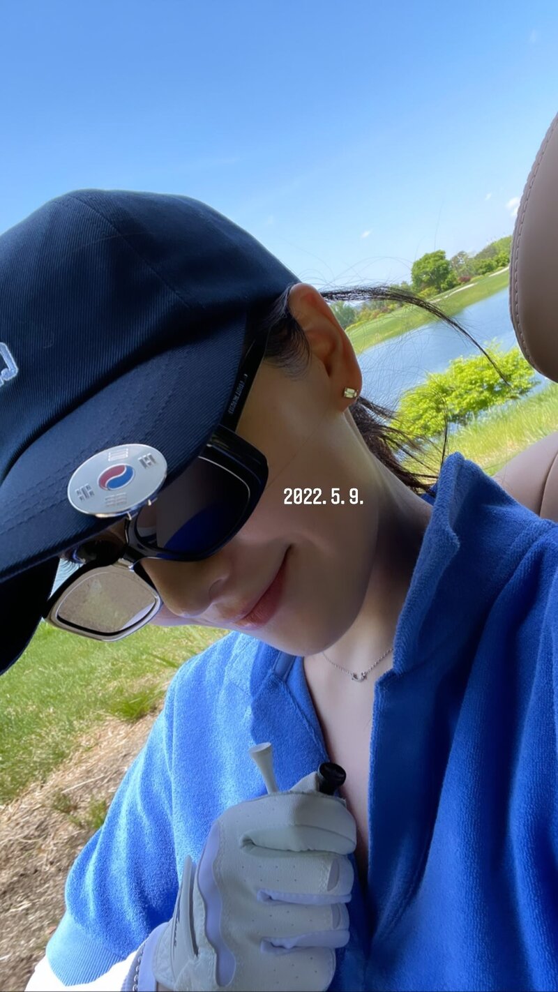 221231 KARA Jiyoung Instagram story update documents 10