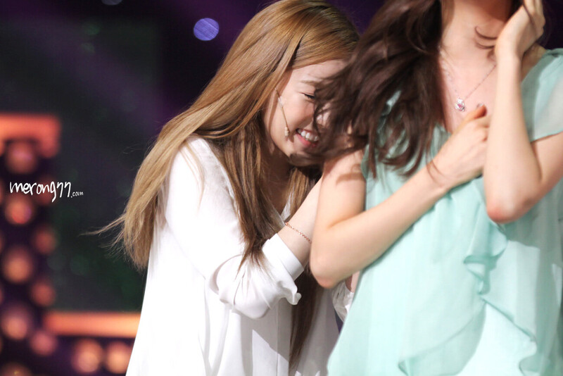 120509 Girls' Generation Taeyeon at Gag Concert documents 5