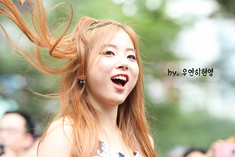 140807 Ladies' Code Zuny at Myeongdong Guerrilla Concert documents 6