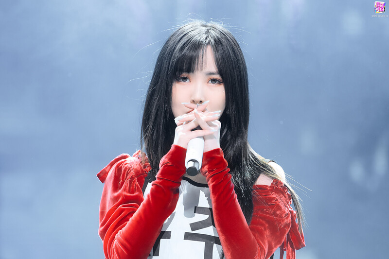 220123 YUJU - 'Play' at Inkigayo documents 7