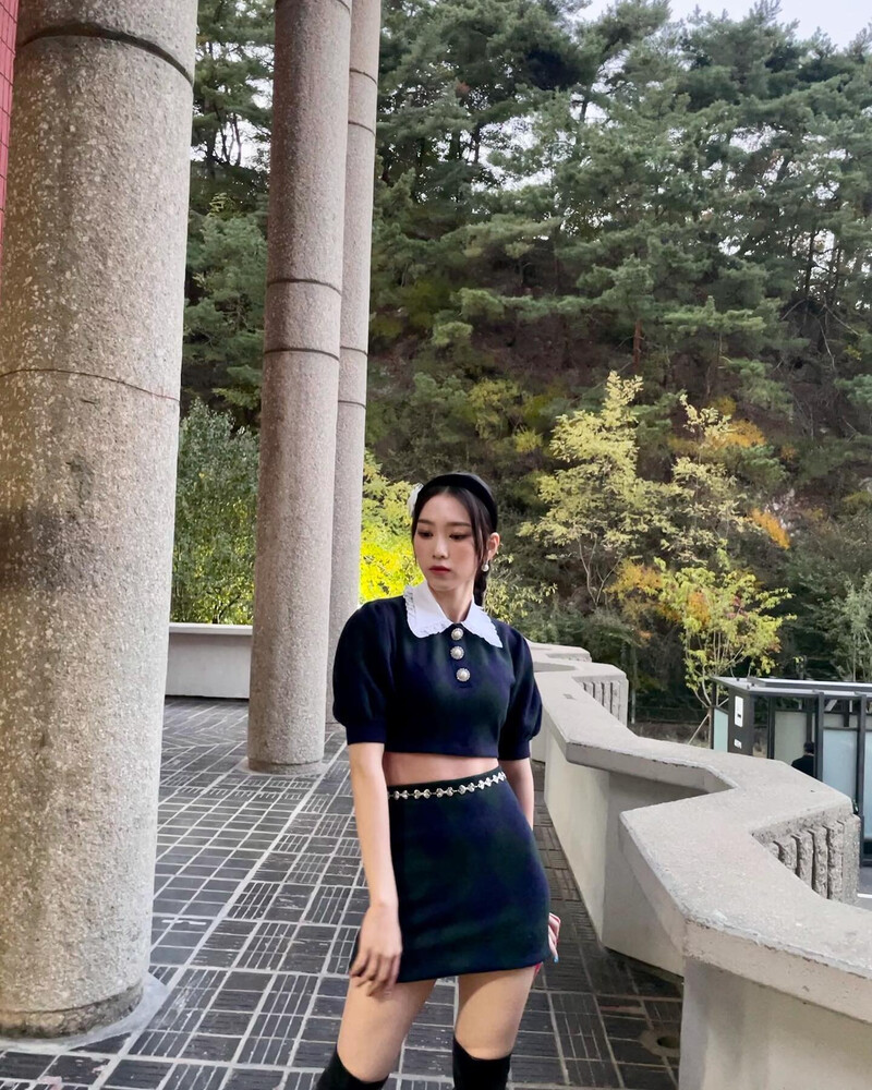 211028 OH MY GIRL Jiho Instagram Update documents 10