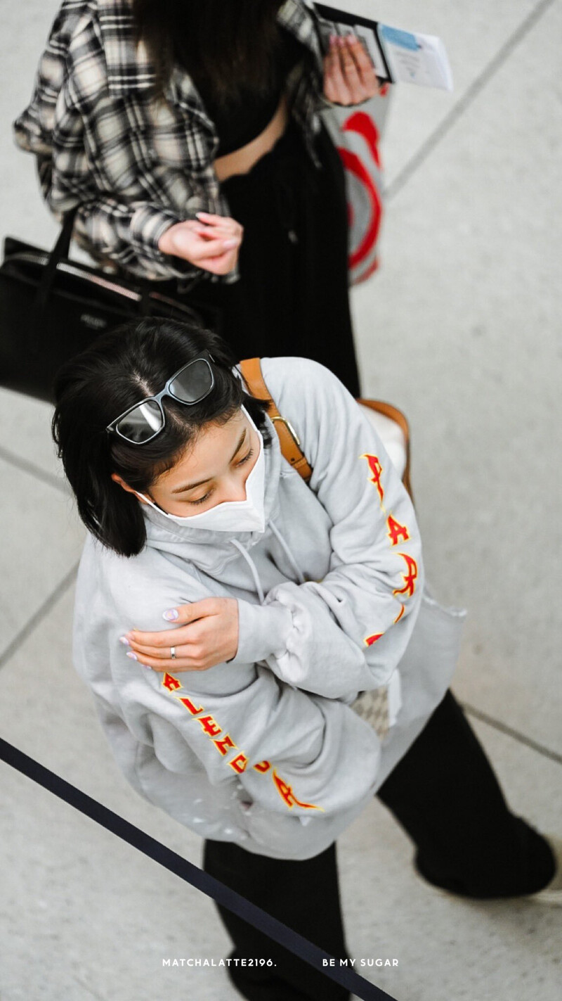 220521 Jihyo at Incheon International Airport From USA documents 4