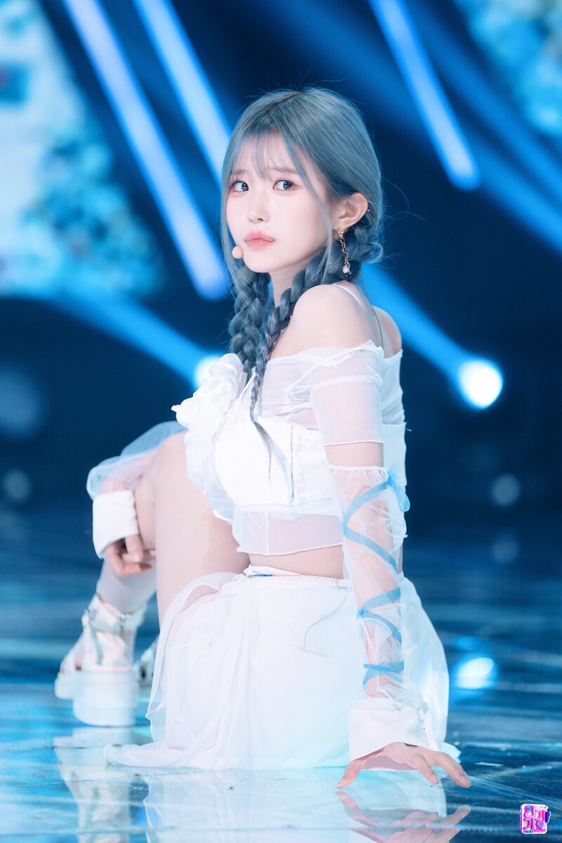 220717 fromis_9 Hayoung - 'Stay This Way' at SBS Inkigayo documents 1