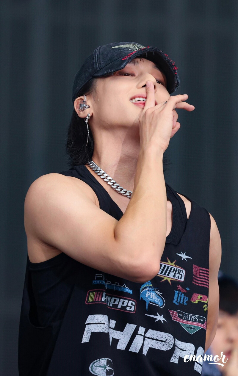 240818 ATEEZ Wooyoung at SUMMER SONIC 2024 in Tokyo documents 3