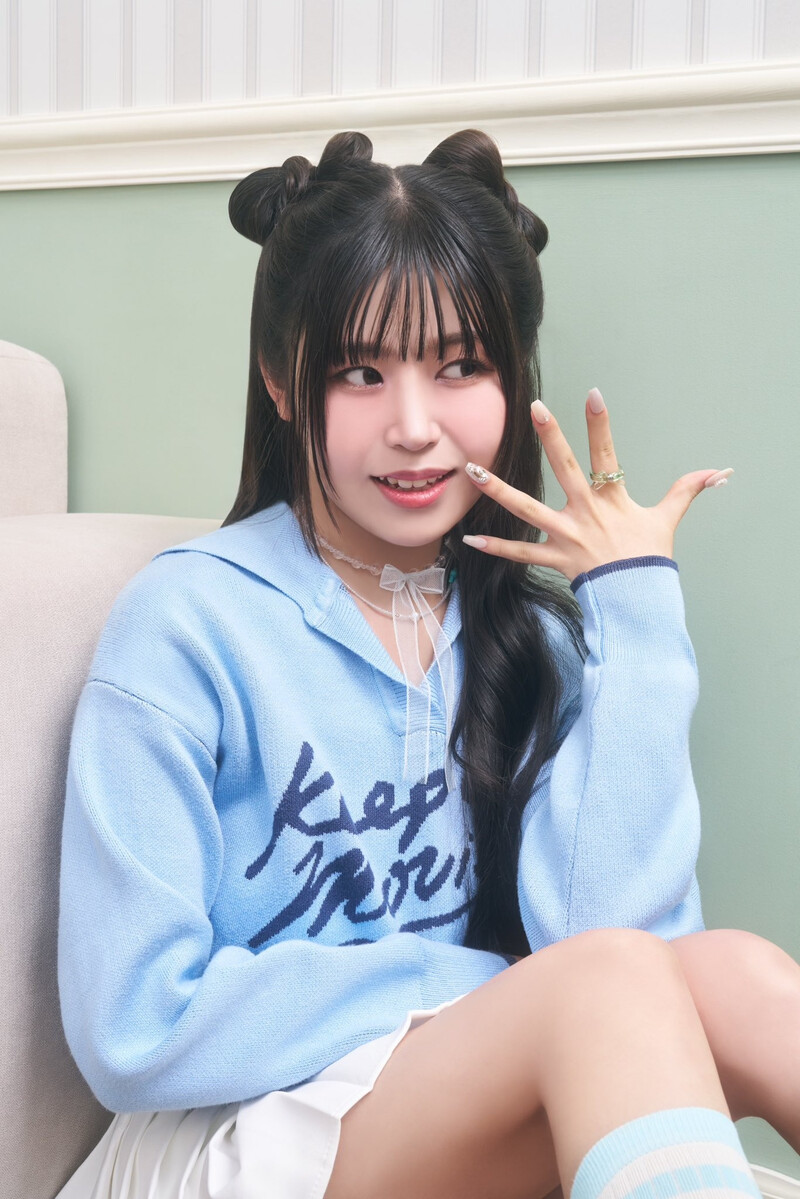 LOVEONE 1st SINGLE ALBUM [Funny Honey]  Concept Photos documents 1