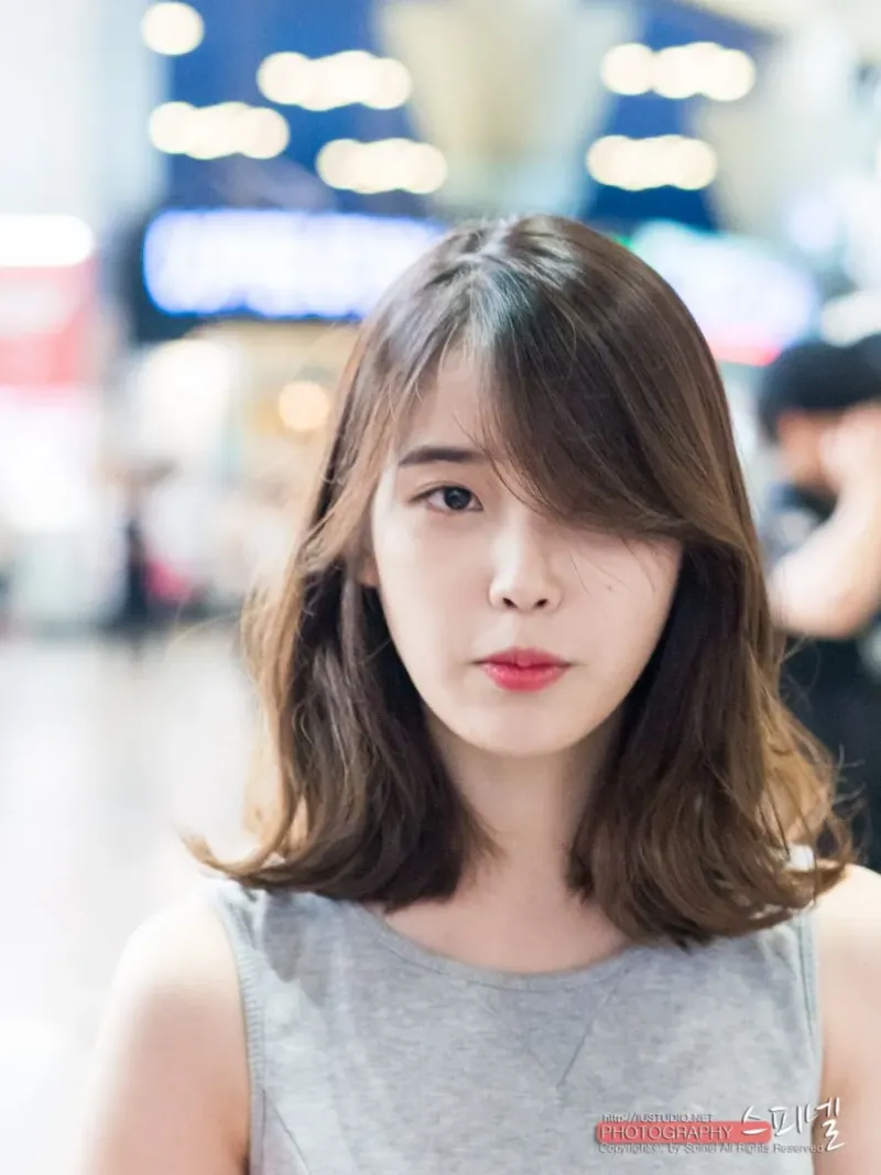 140613 김포공항 출국 아이유 직찍 by 스피넬-12.jpg