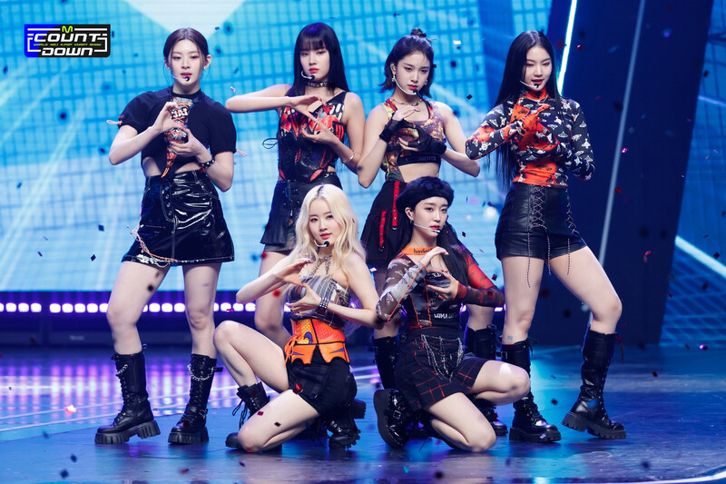 220317 STAYC - 'RUN2U' + #1 Encore Stage at M Countdown documents 6