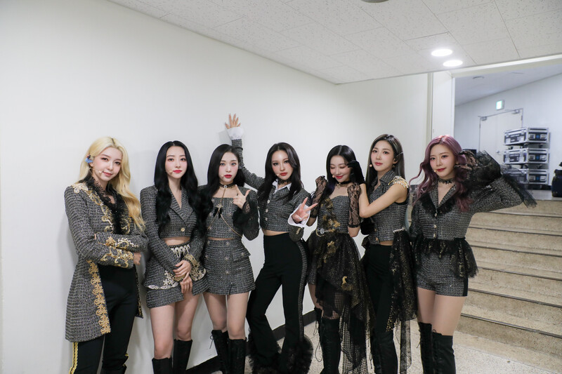 230428 Dreamcatcher Naver Post - 'Apocalypse : WORLD TOUR IN SEOUL' documents 1