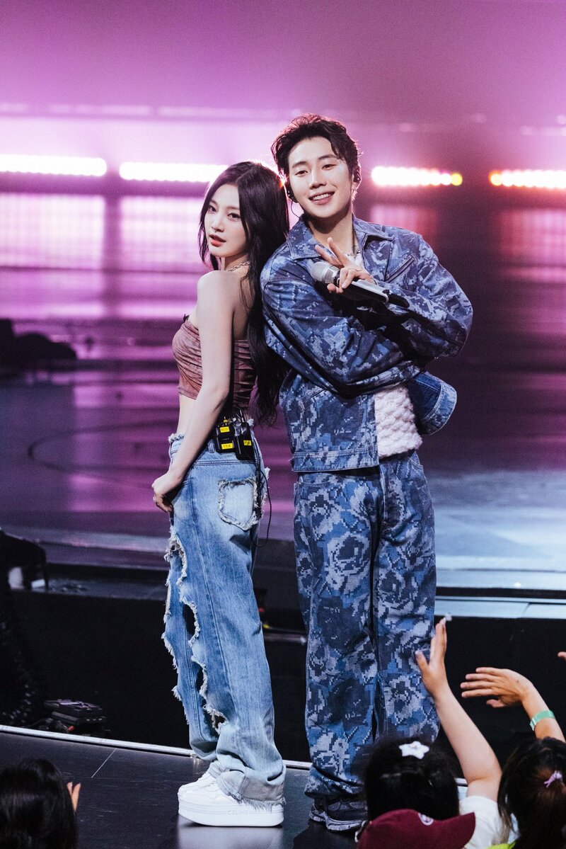230729 aespa Update - Ningning & Jay Park - ‘The Next’ 2023  Stage Photo Behind documents 1