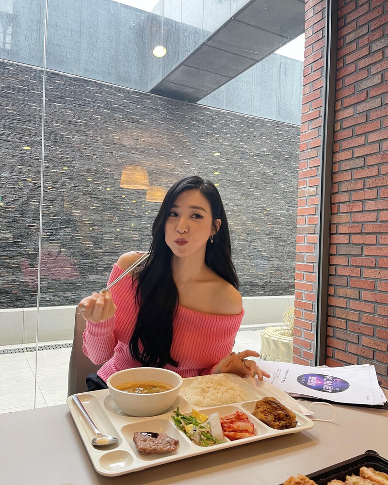 210906 Tiffany Young Instagram Update documents 7