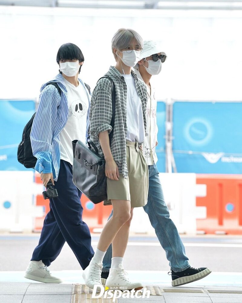 220706 TXT at Incheon International Airport documents 3