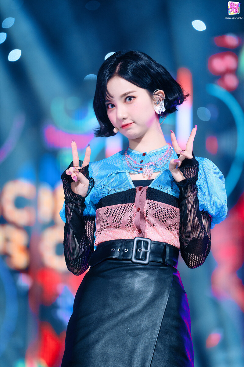 220227 VIVIZ Eunha - 'BOP BOP!' at Inkigayo documents 1