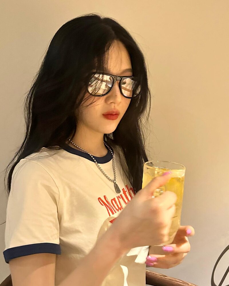240417 Red Velvet Joy Instagram Update documents 12