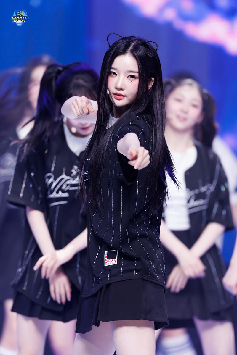 240523 tripleS Yooyeon - 'Girls Never Die' at M COUNTDOWN documents 8