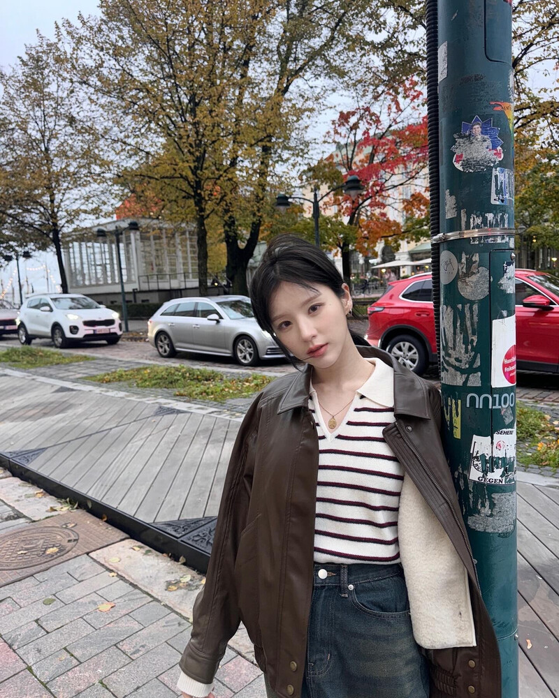 241012 ARTMS Heejin Instagram Update documents 2