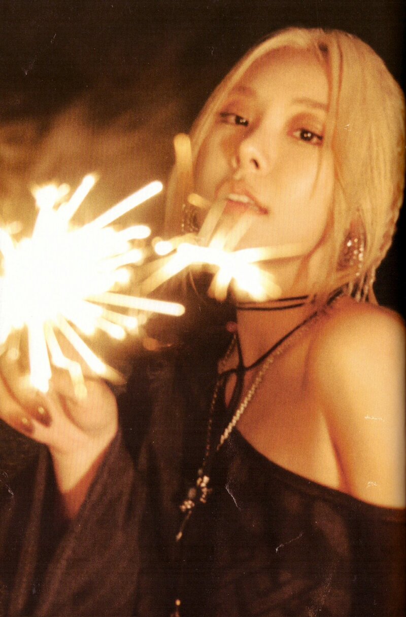Whee In - "In The Mood" Wine Ver. Photobook [SCANS] documents 14