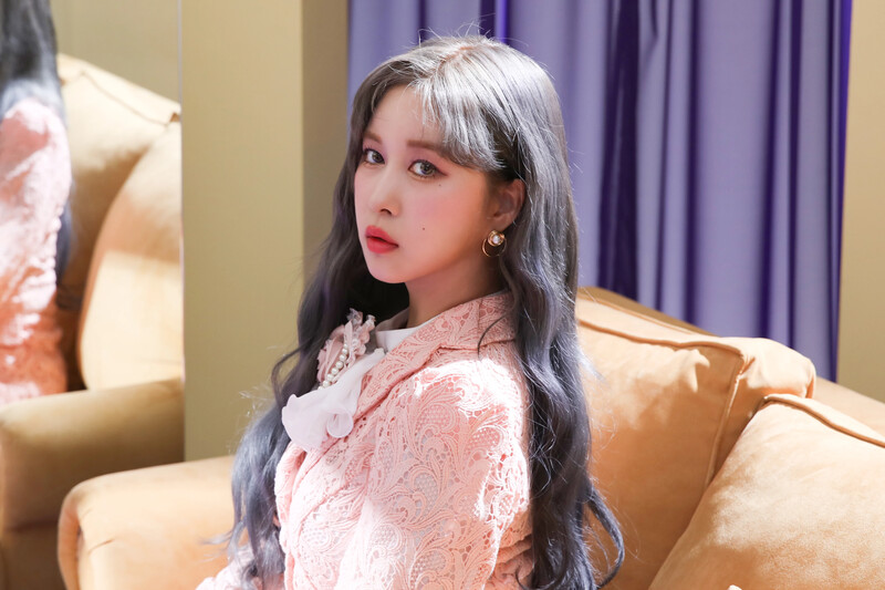 210409 Starship Naver Post - WJSN 'UNNATURAL' Jacket Shoot Purple Ver. documents 3