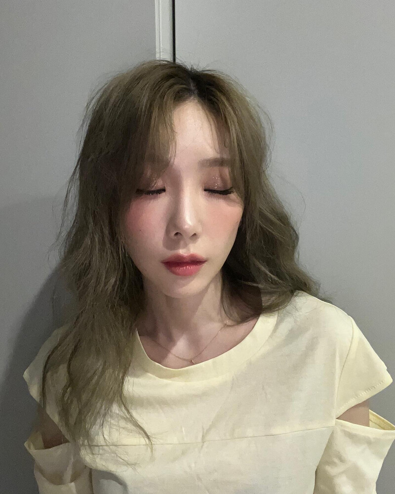 220417 Taeyeon Instagram Update documents 9