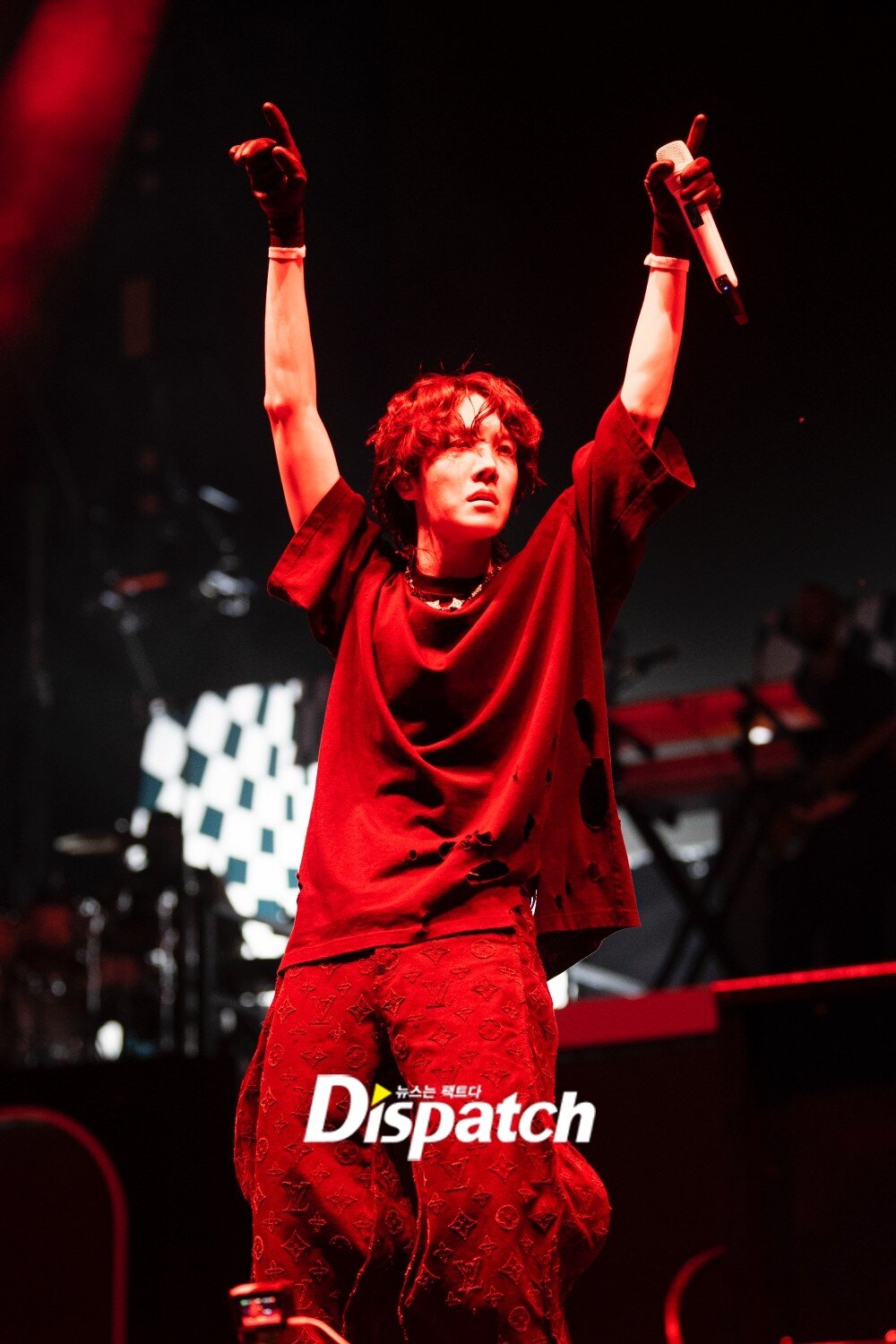 j-hope x dispatch photoshoot at lollapalooza 🤍🧡