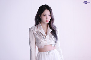 240709 BPM Naver Post - VIVIZ SinB - 'V.hind : Love and Tears' VCR and Poster Shoot Behind